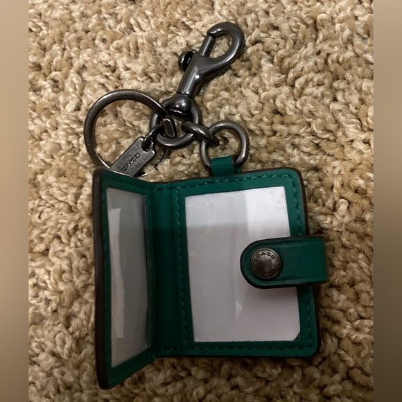COACH C8234 Mystical Floral Picture Frame Bag Charm/Key Fob in Green - Picture 6 of 7